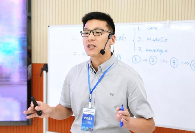 教师迎来“新变动”，部分教师或存在失业风险，铁饭碗未必铁