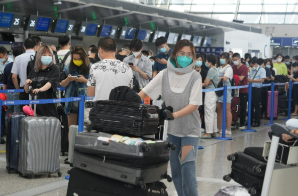 留学6年的海归吐槽各银行笔试：英语专八也只能选C，上柜也太难了