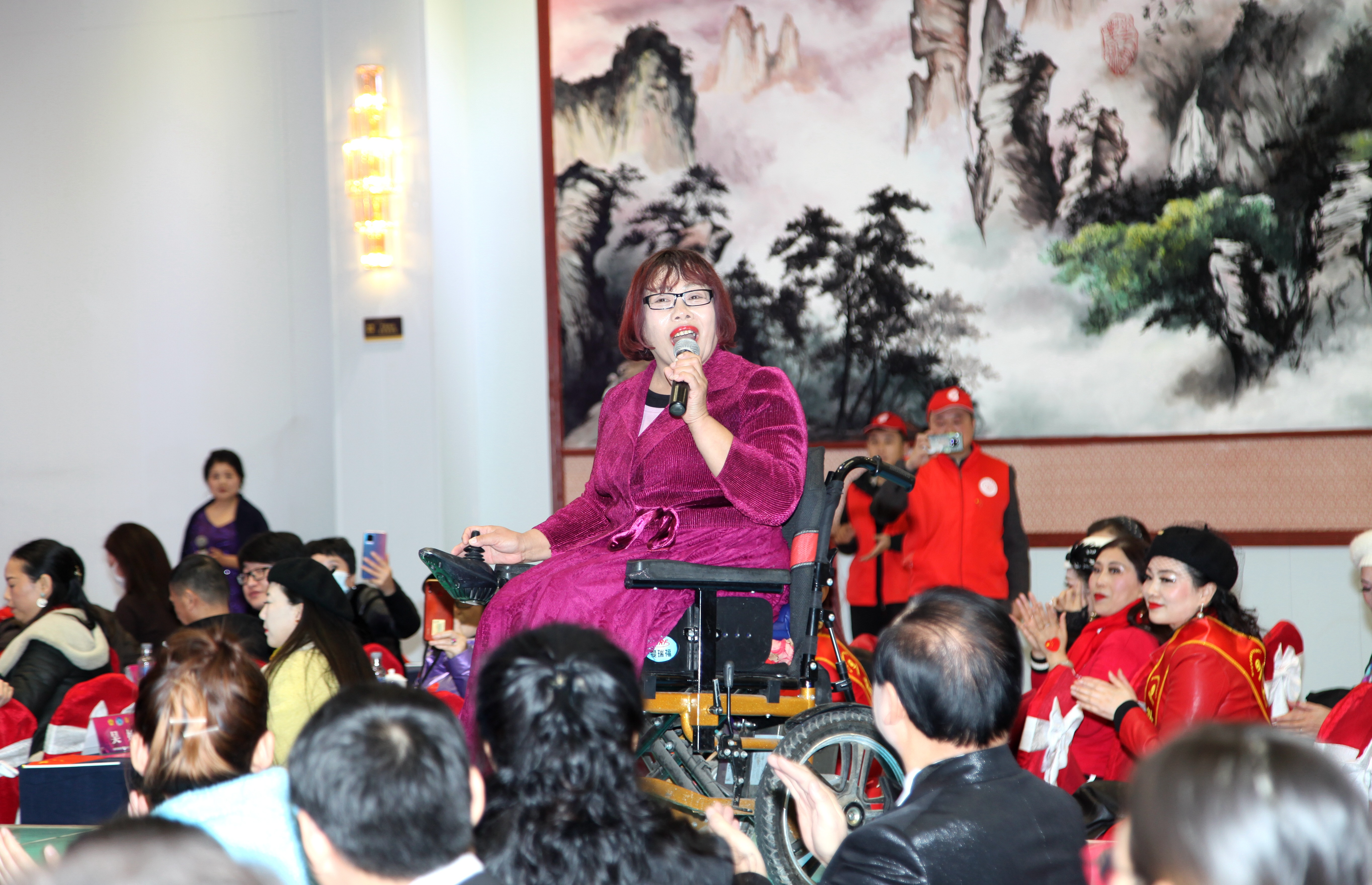 共享蓝天助残公益音乐会在成都举行