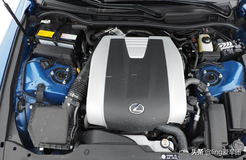 2021年雷克萨斯IS 300 AWD：运动型三厢车