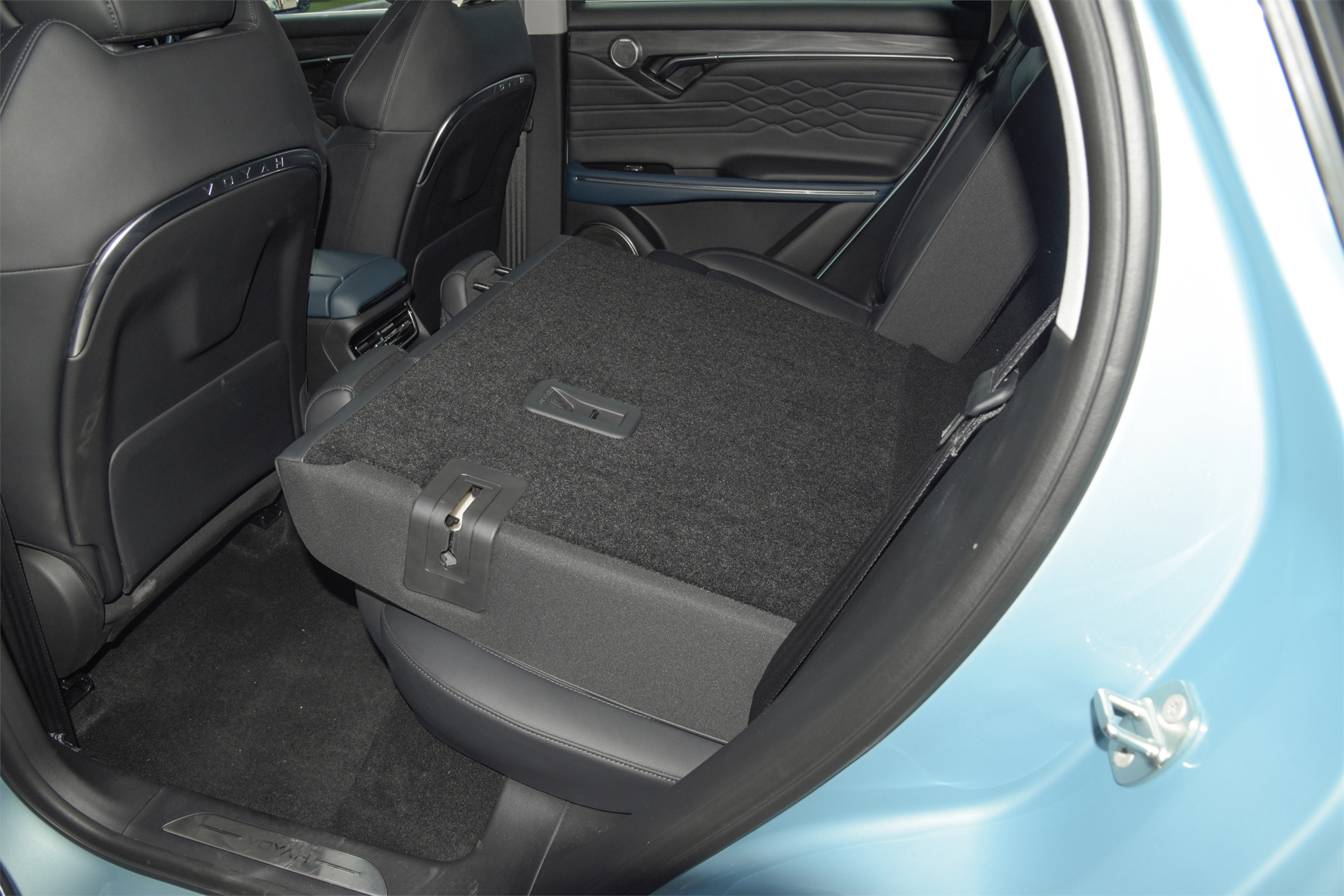 岚图FREE 2021款 四驱增程版，指导价31.36万，整体表现如何？