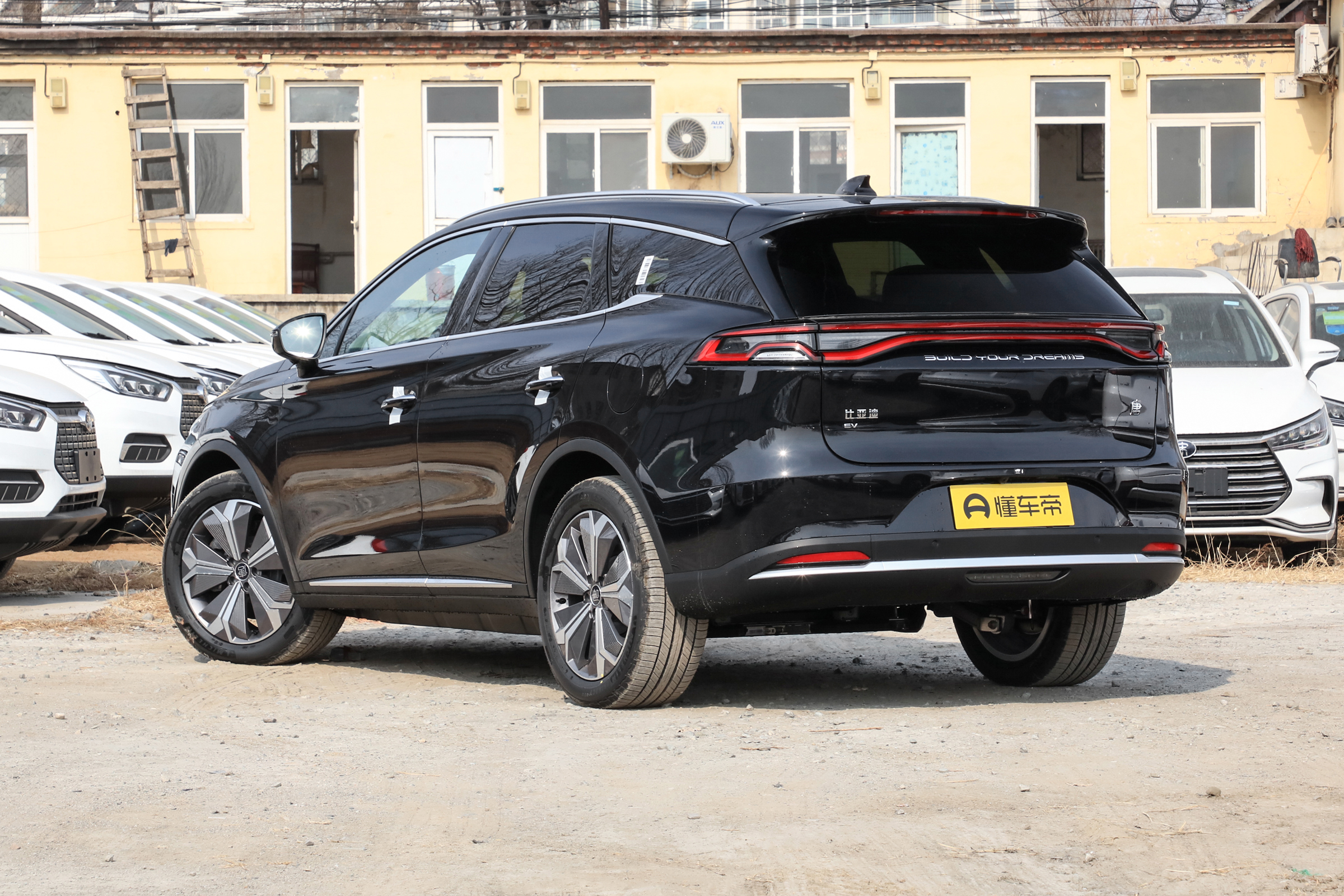 新车 | 配刀片电池,最大续航700公里!新款比亚迪唐ev实车图片曝光