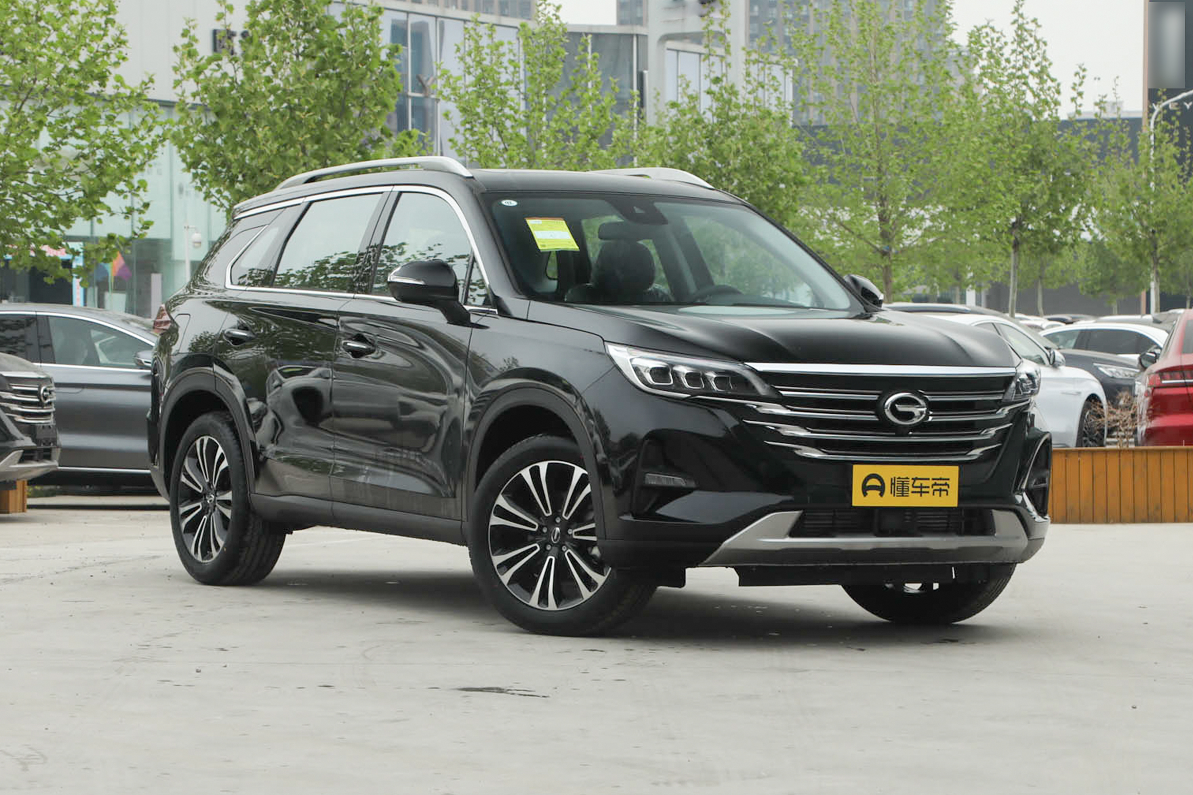 新车｜十几万就能买到6座SUV！奇瑞瑞虎8 PLUS6座版正式上市