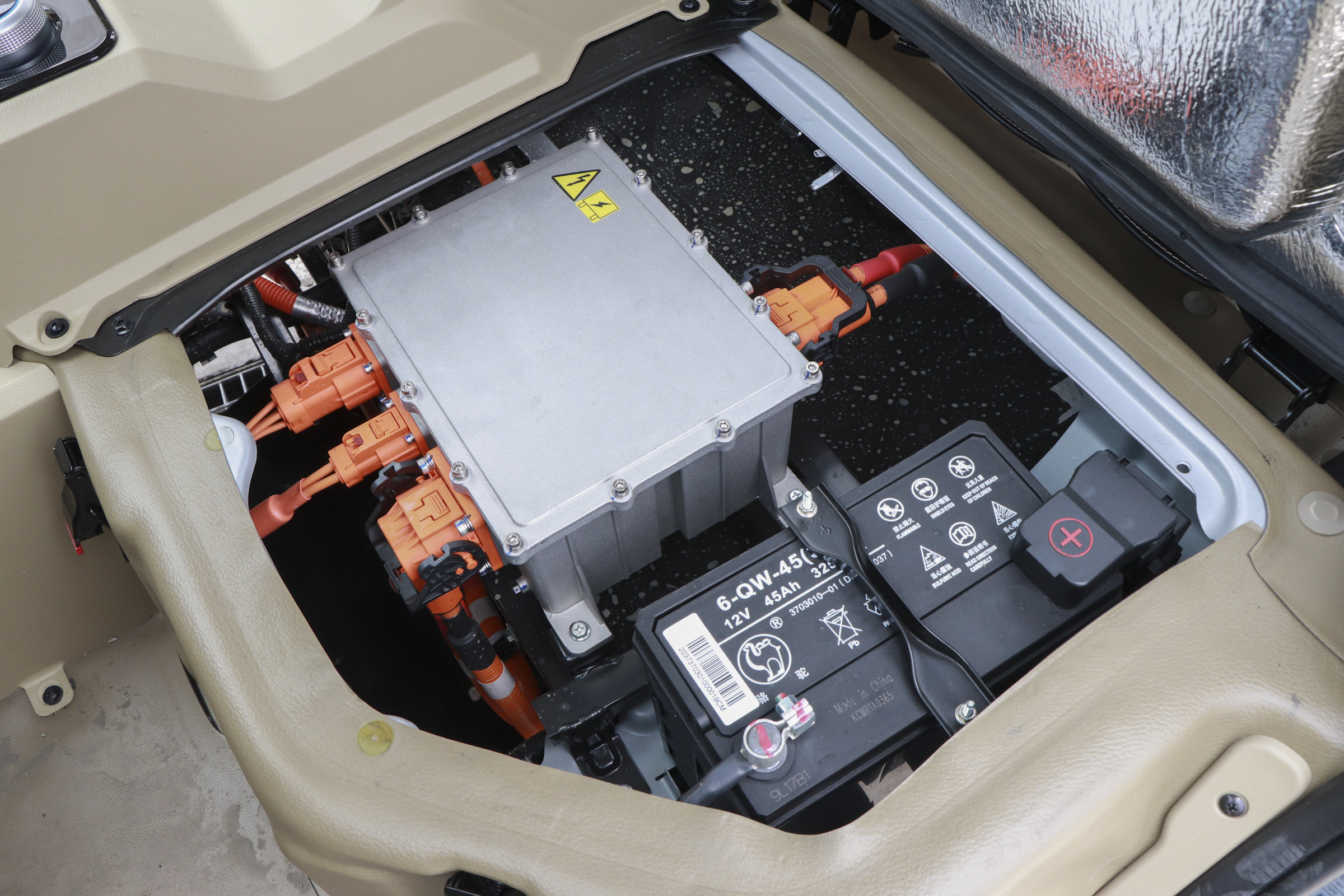 新车 </p><p>　　 上涨1万元，东风小康EC36售价11.79万元，五菱EV50竞争对手