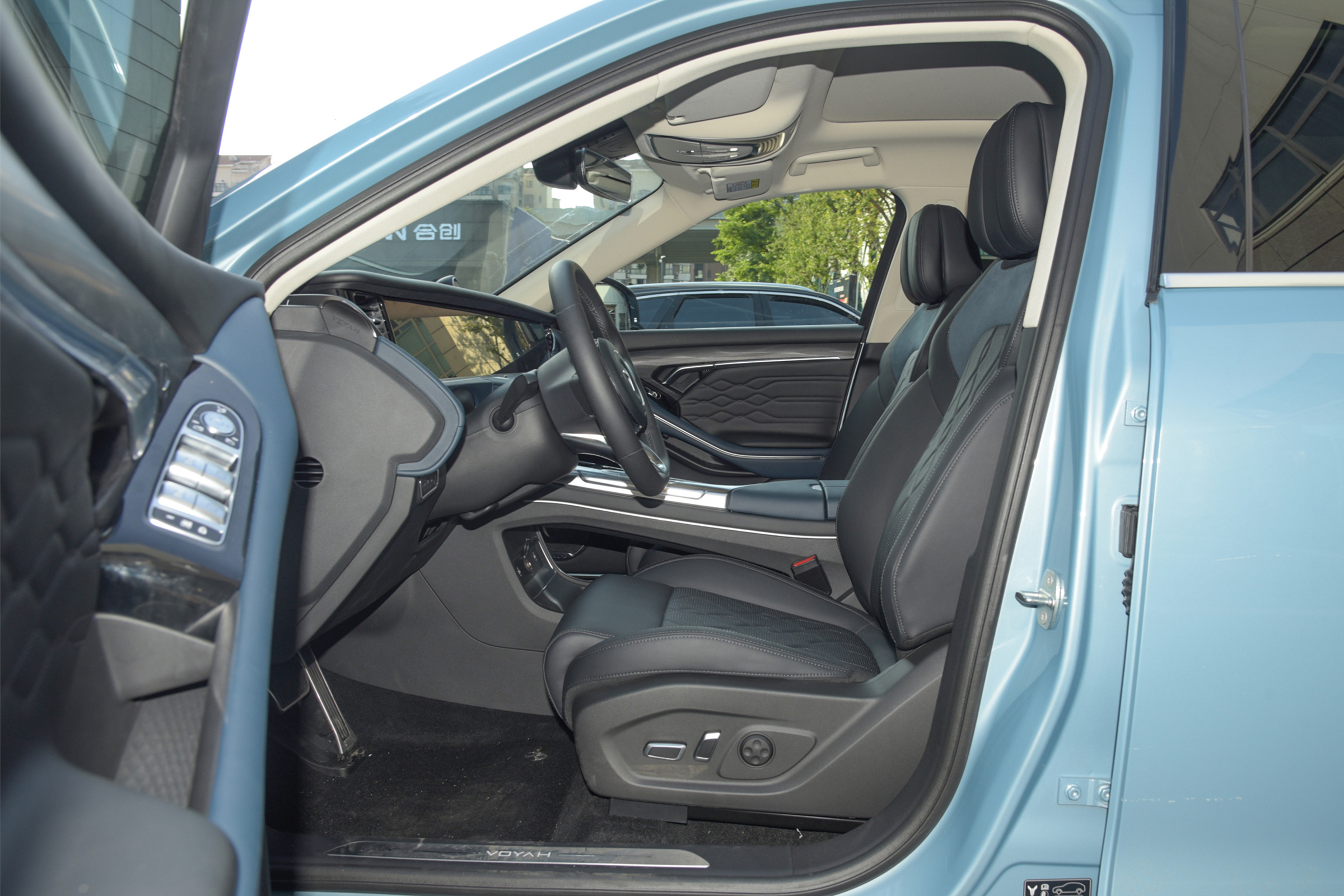 岚图FREE 2021款 四驱增程版，指导价31.36万，整体表现如何？