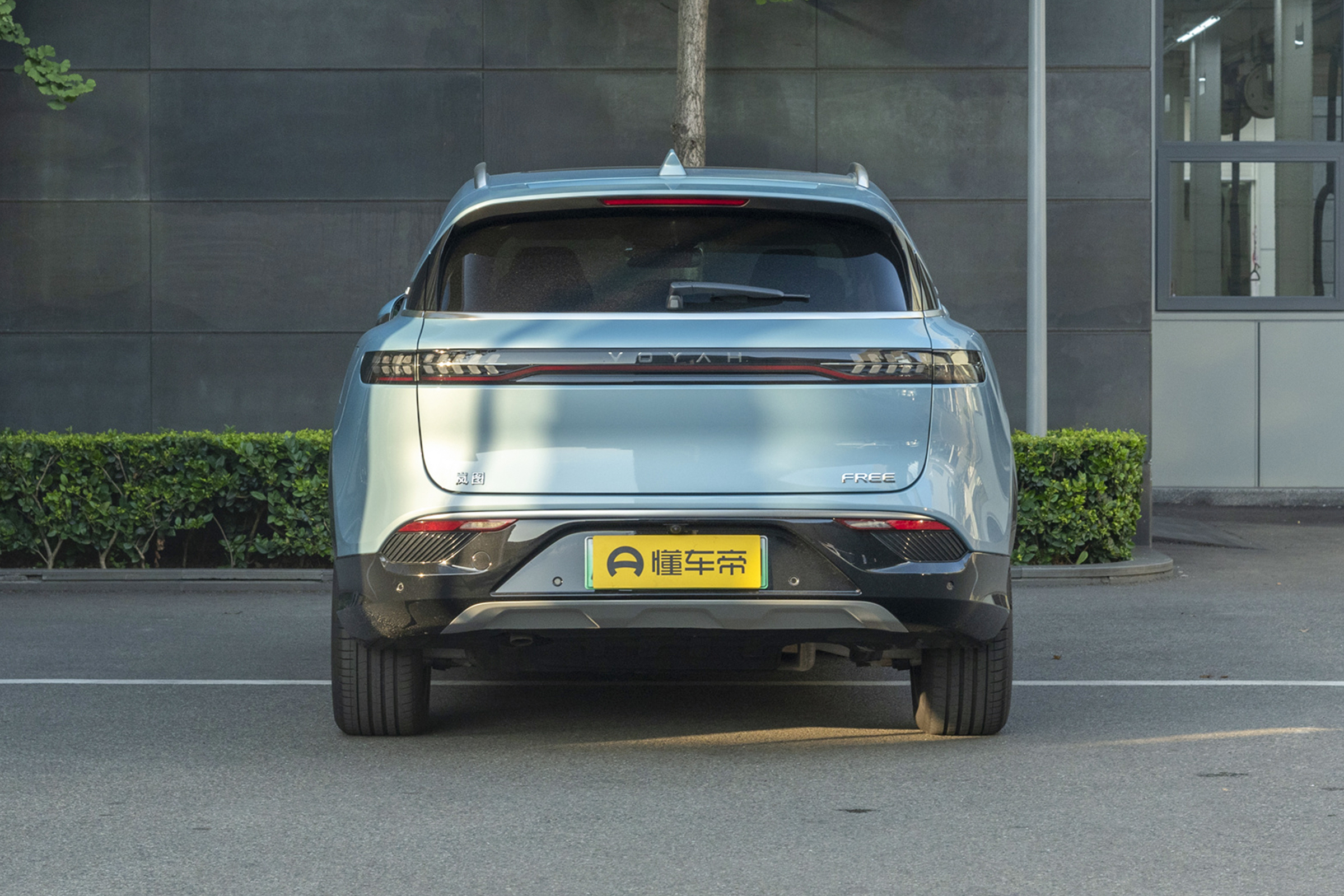 岚图FREE 2021款 四驱增程版，指导价31.36万，整体表现如何？