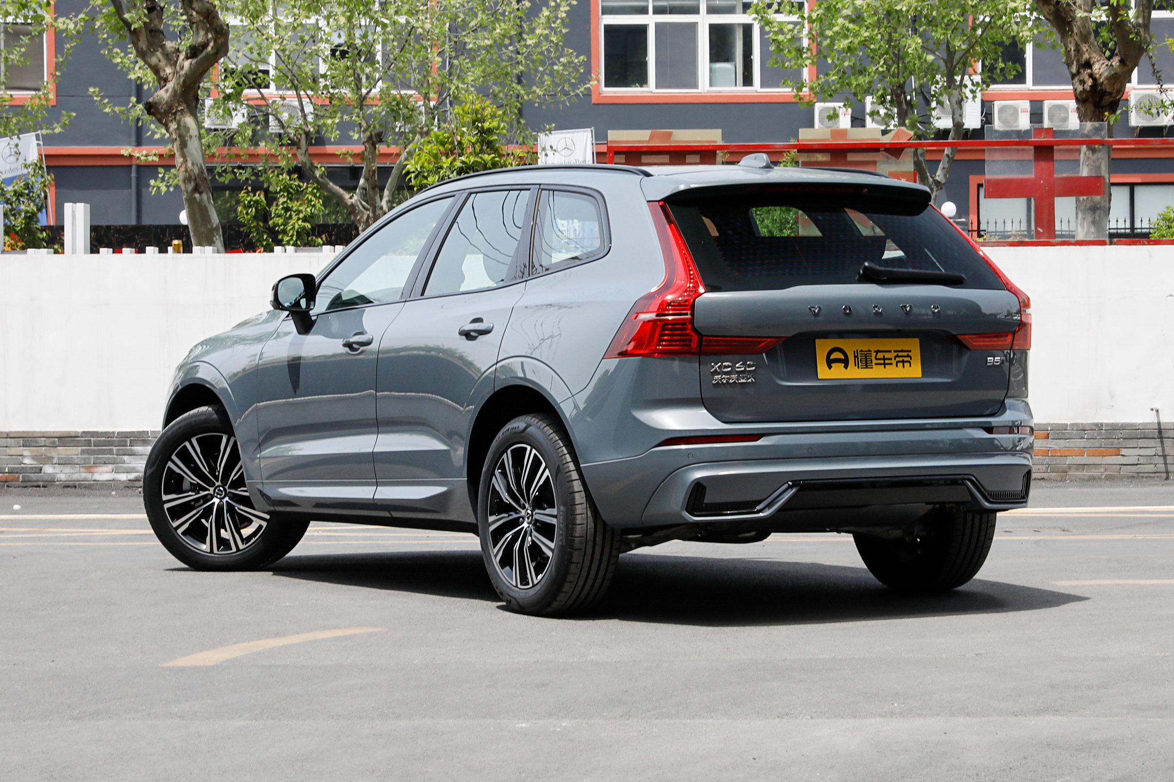 新车｜换装水晶挡杆，采用宝华韦健音响！新款沃尔沃XC60配置曝光