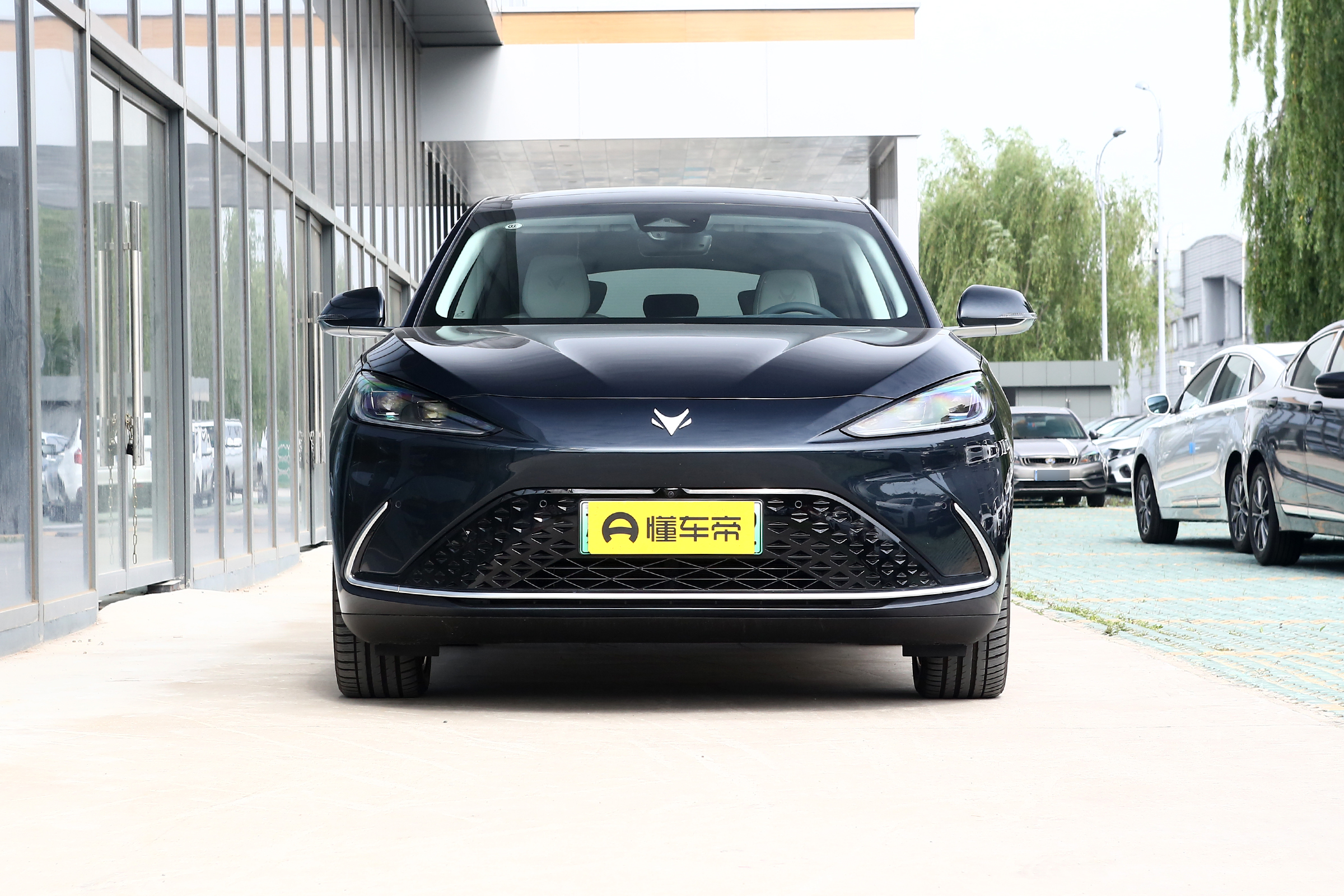 配L3级辅助驾驶系统，230色氛围灯加持，详解极狐 阿尔法S