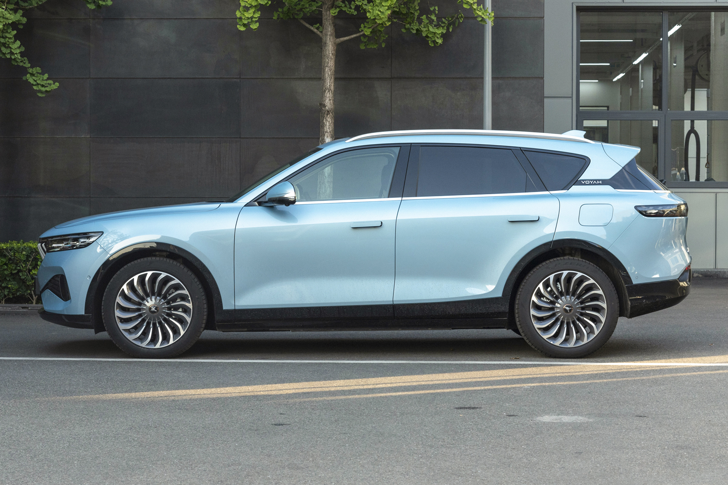 岚图FREE 2021款 四驱增程版，指导价31.36万，整体表现如何？