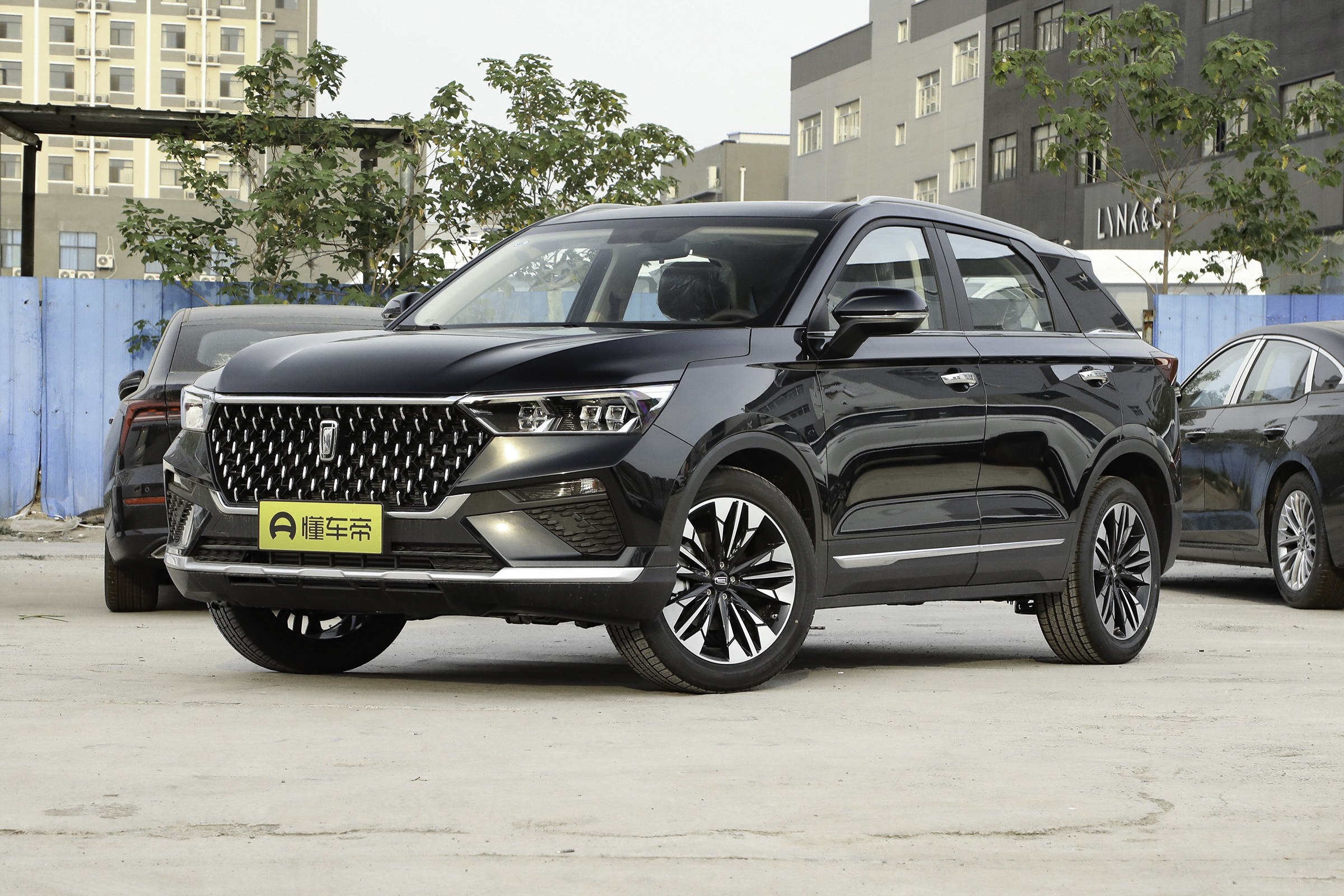 18万元起售!奔腾t77 pro新增车型上市