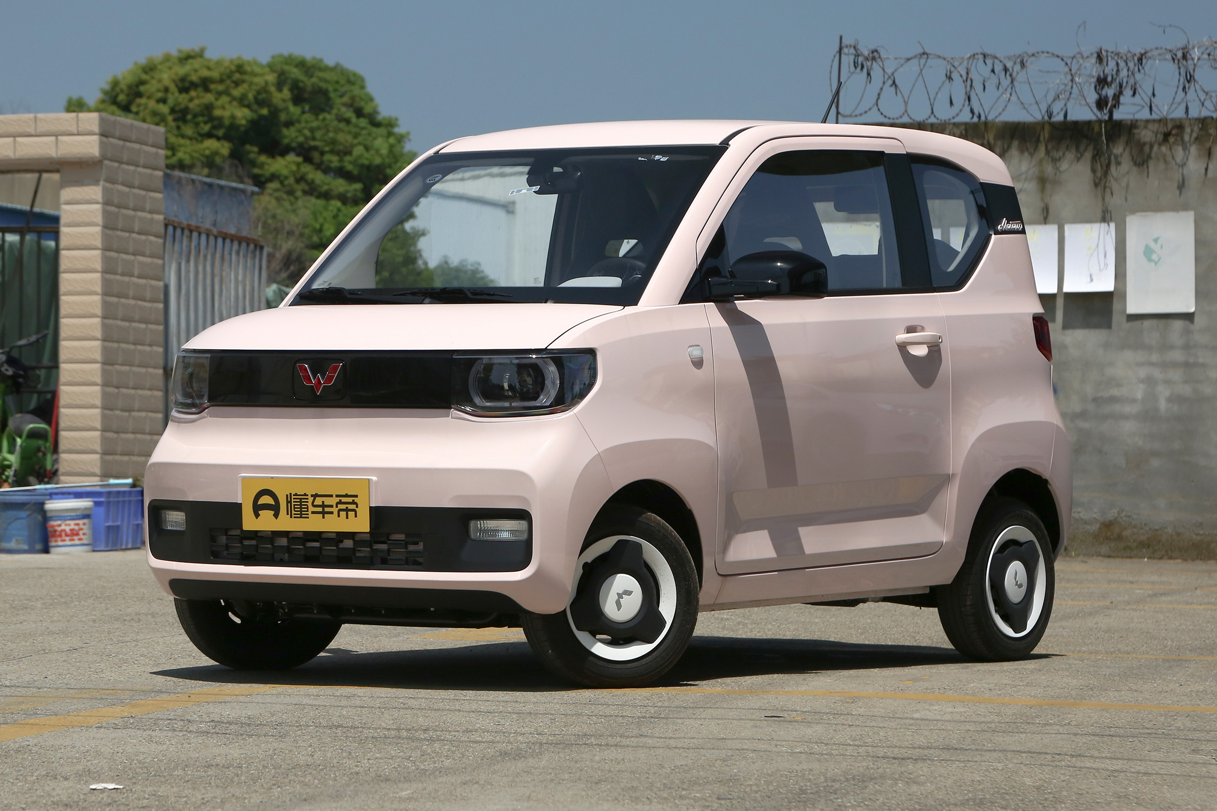 新车 </p><p>　　 售价2.98万-3.68万元，华梓1号上市，五菱宏光MINIEV新对手