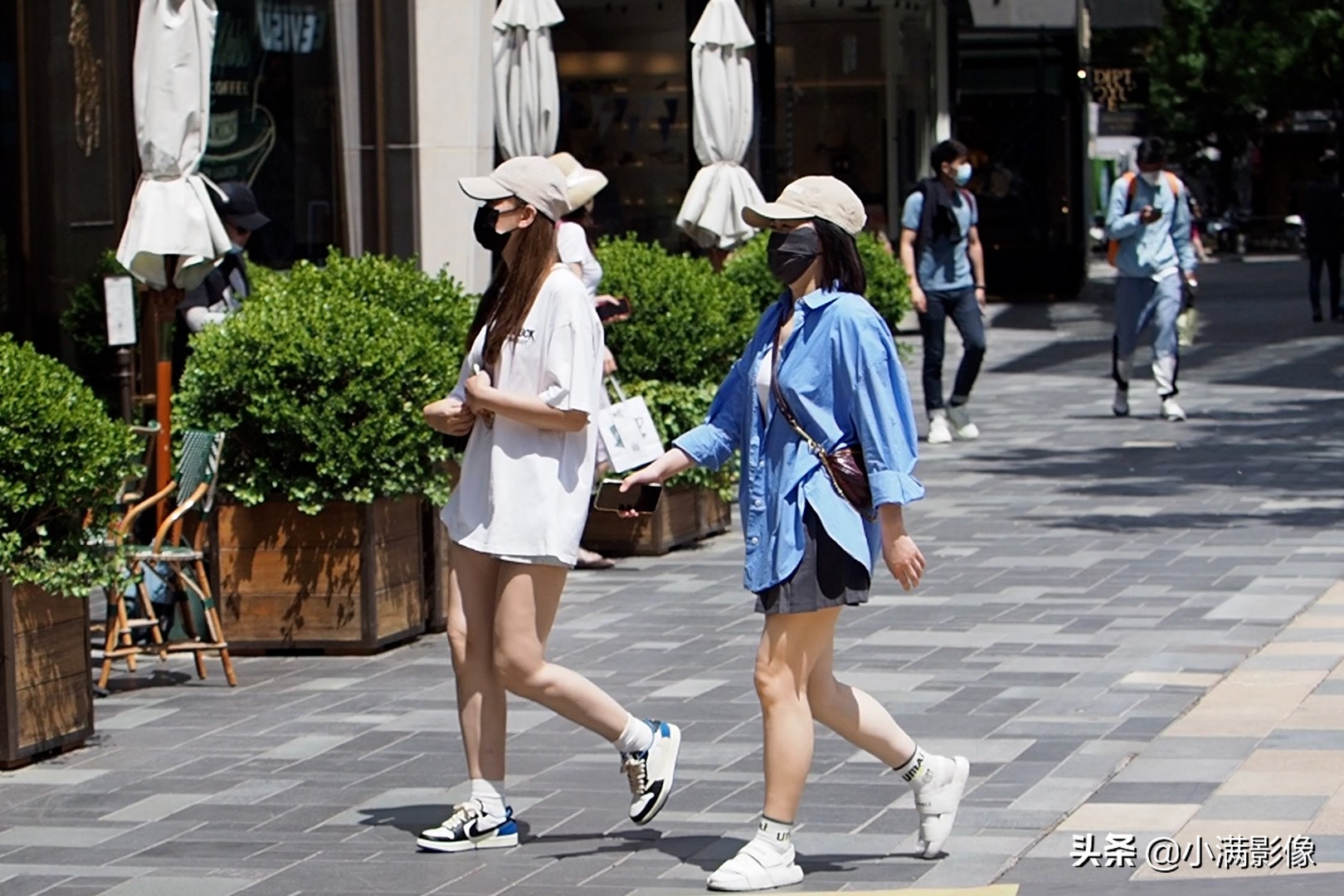 30岁至40岁之间的女性 如何选择适合自己的穿着打扮 参考她们 天天看点