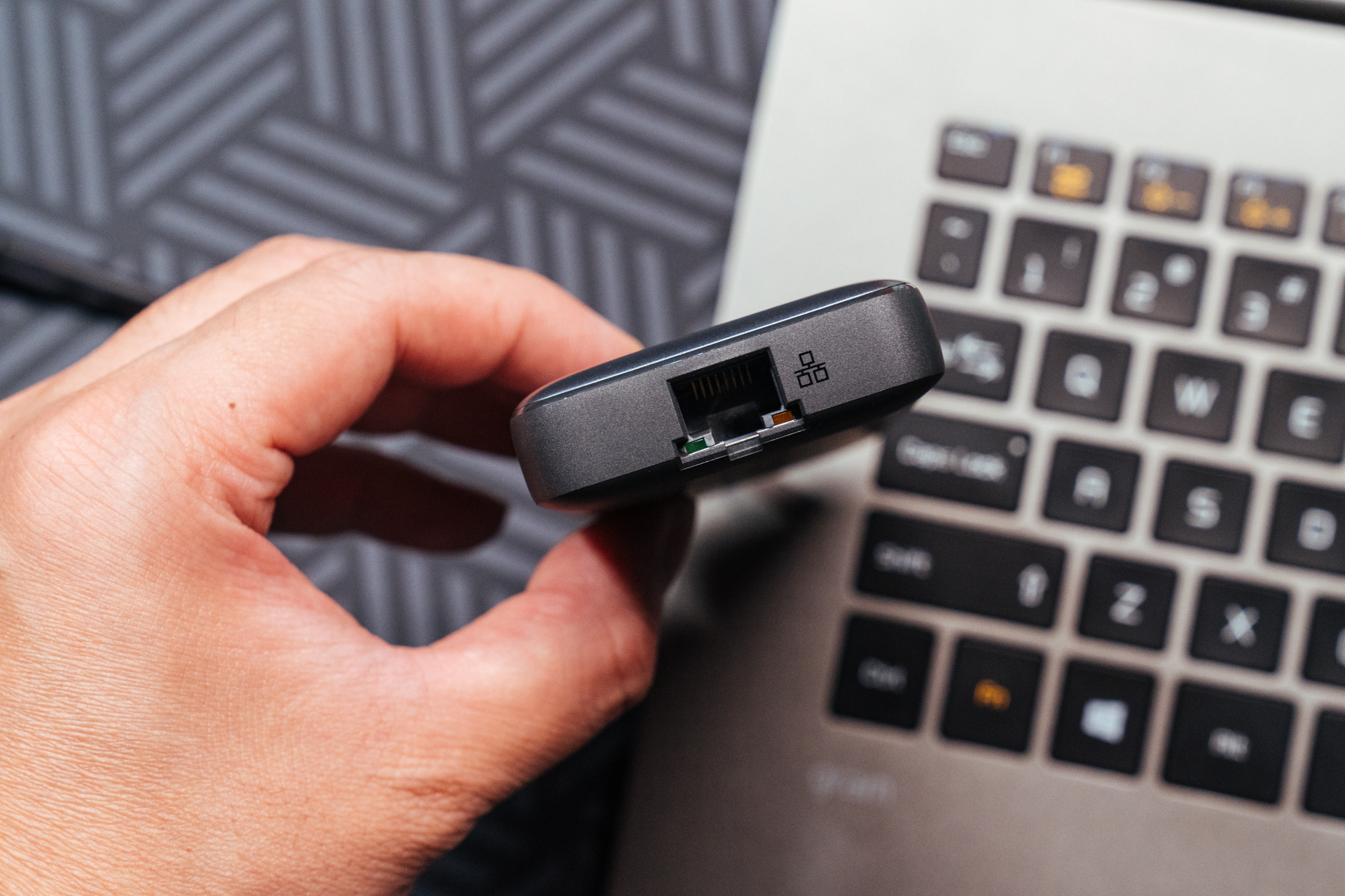 简洁条理，如何布置自己的办公桌面：轻办公好物分享