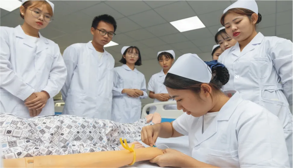 “医学热”又来了？学考想考医学专业，重点关注广东这12所院校