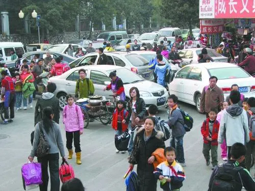 雅迪新能源电动小汽车，环保出行新选择