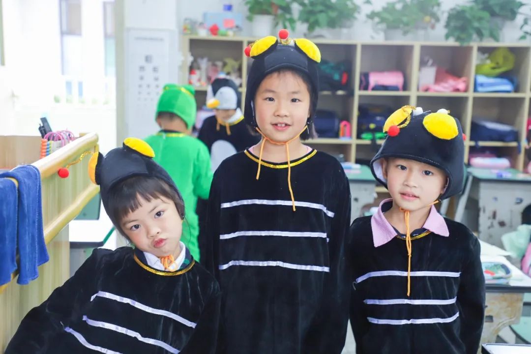 花田花绽，阅读悦心｜双流区黄甲小学举行读书节之阅读表演赛