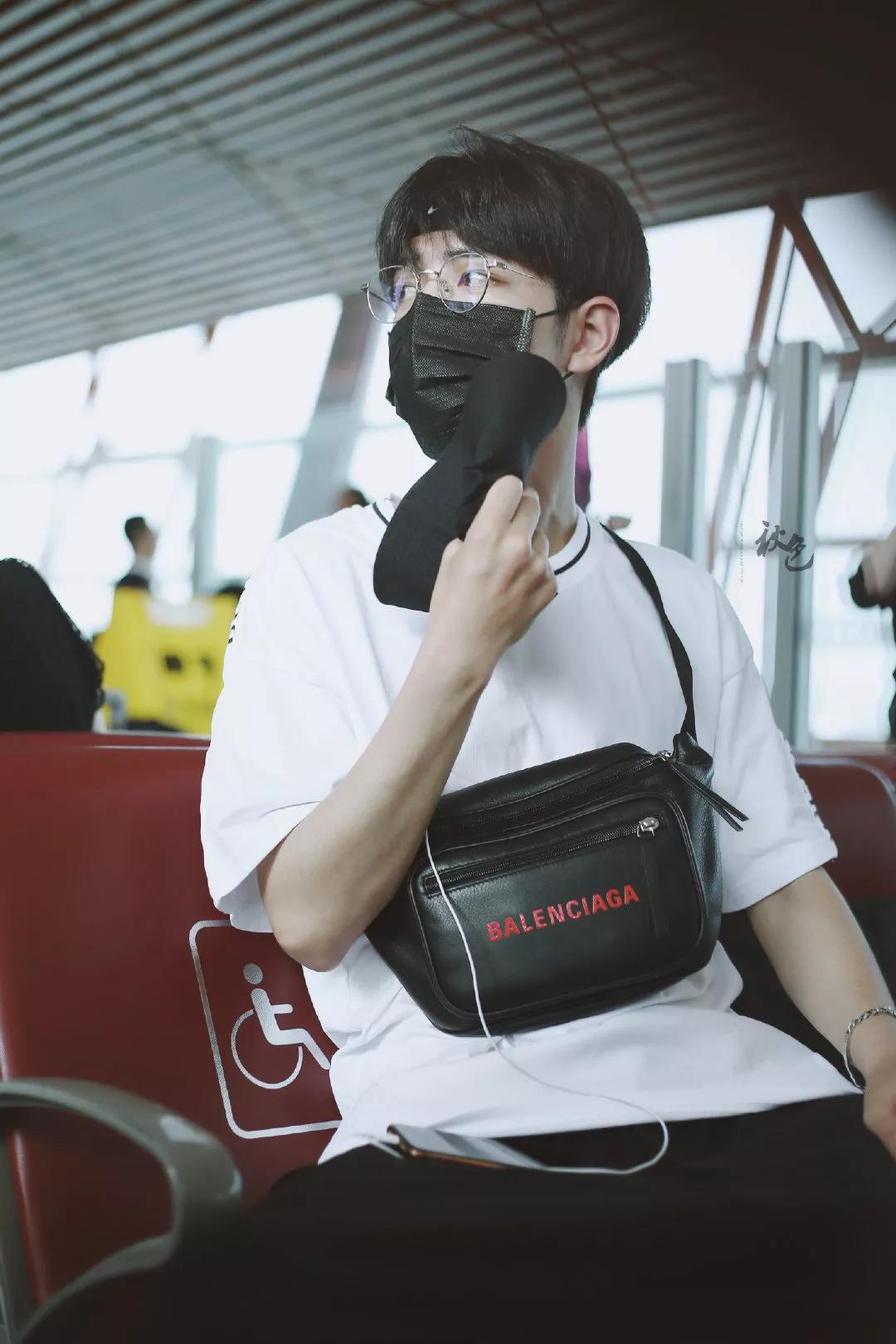 考古肖战:2018年9月—12月机场时间线汇总,今天请叫我收图狂魔