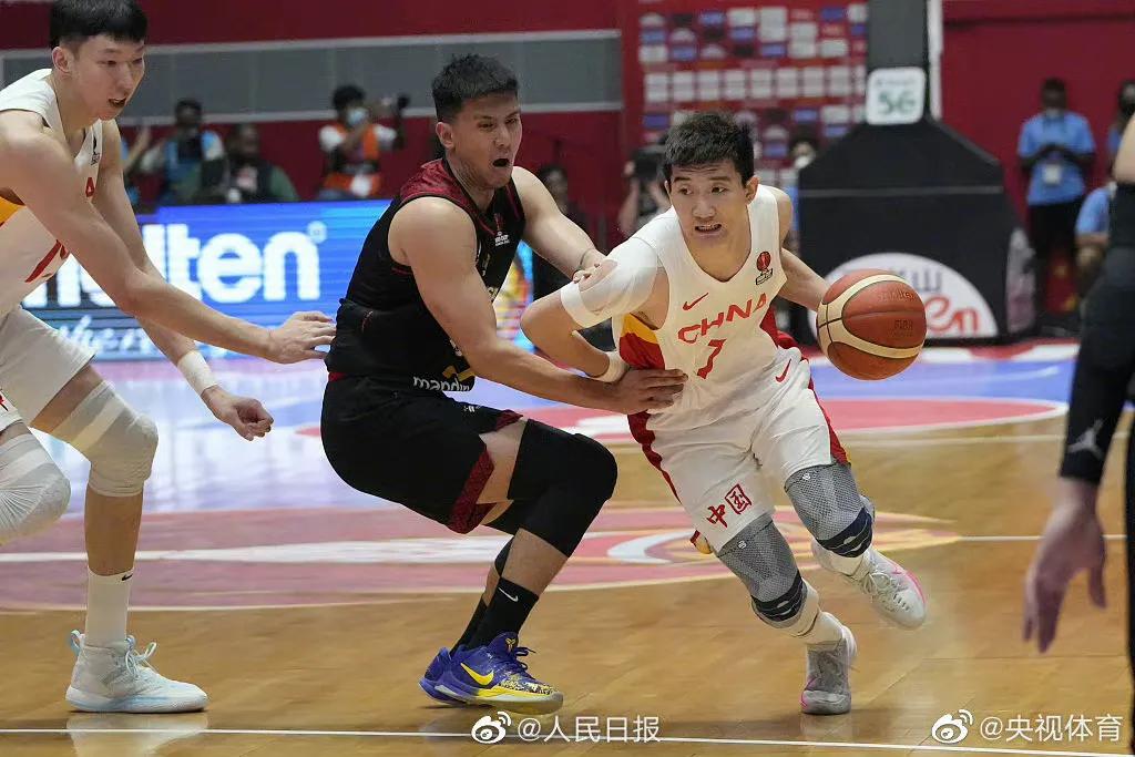 中国男篮大胜50分，闯入1/4决赛，对手十分强劲