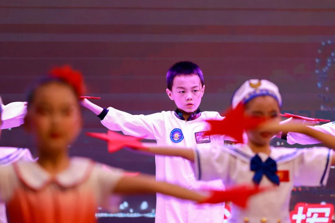 华阳实验小学举行“童星耀五月·艺术绽花开”群舞比赛（续）
