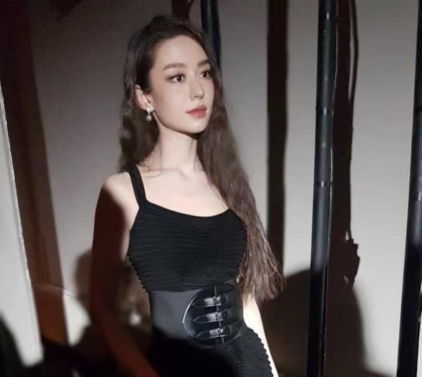 脸和身材判若两人，天使脸魔鬼身材的女明星，有的绝色有的尴尬