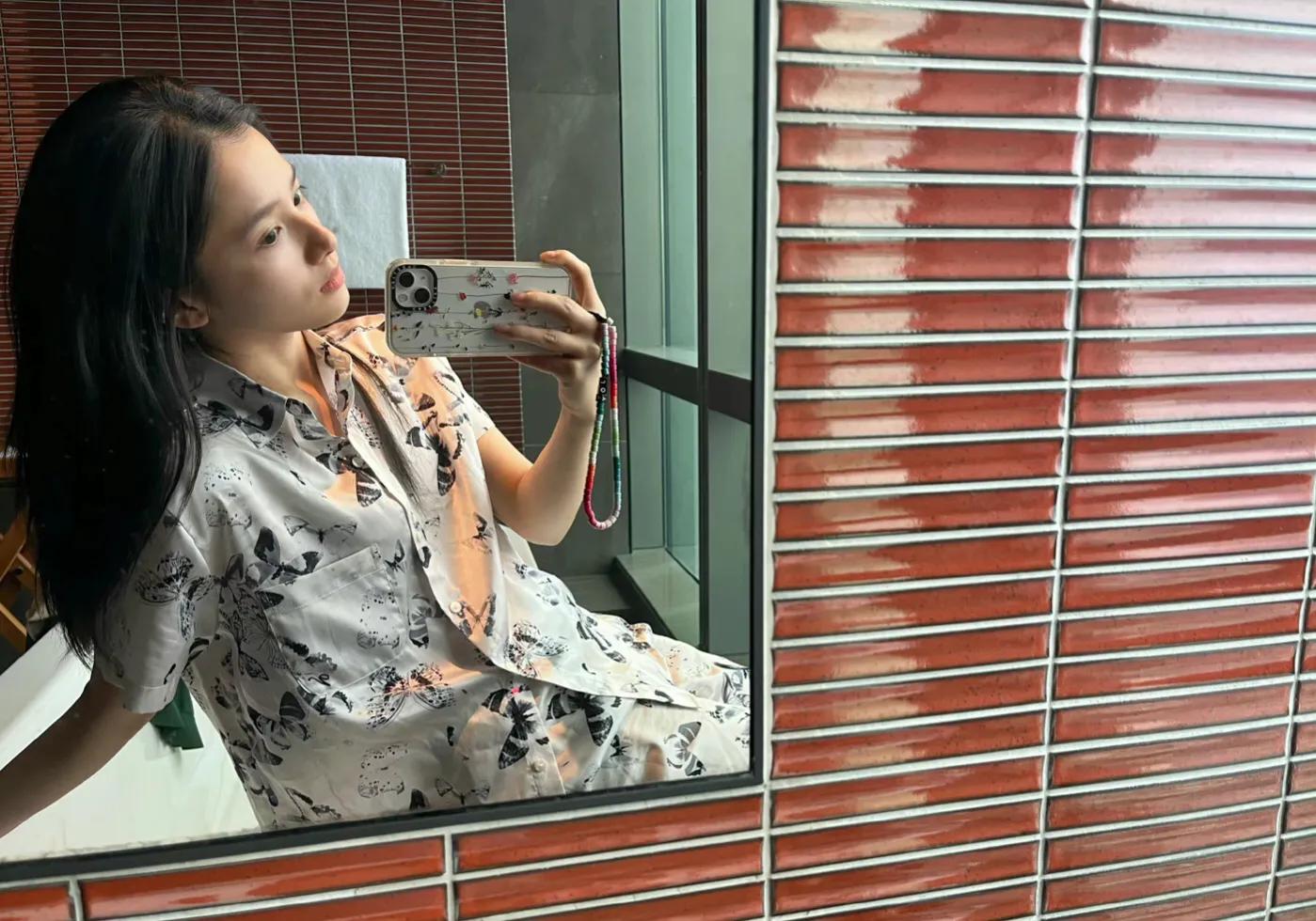 张婧仪，睡到自然醒