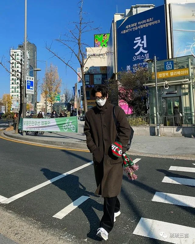 韩国男生的3套冬季穿搭方案，是氛围感帅哥呀