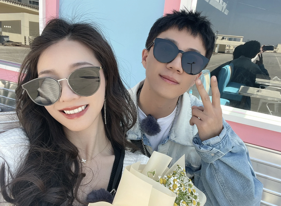 “蒋孝话CP”分隔两地，粉丝喊话想看恋爱日常，陈孝良机智回复