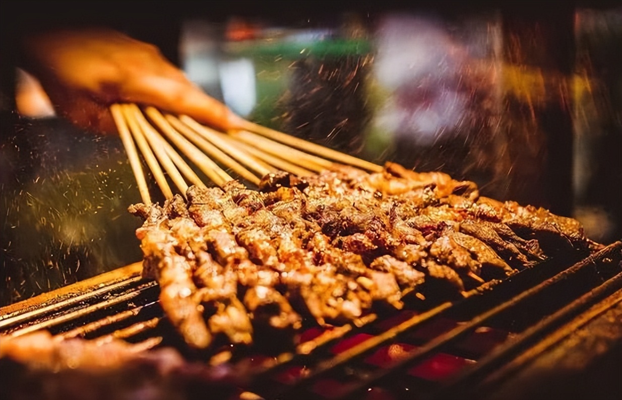 失眠的原因已发现，神经科医生：少碰“3黄”，失眠或许会改善