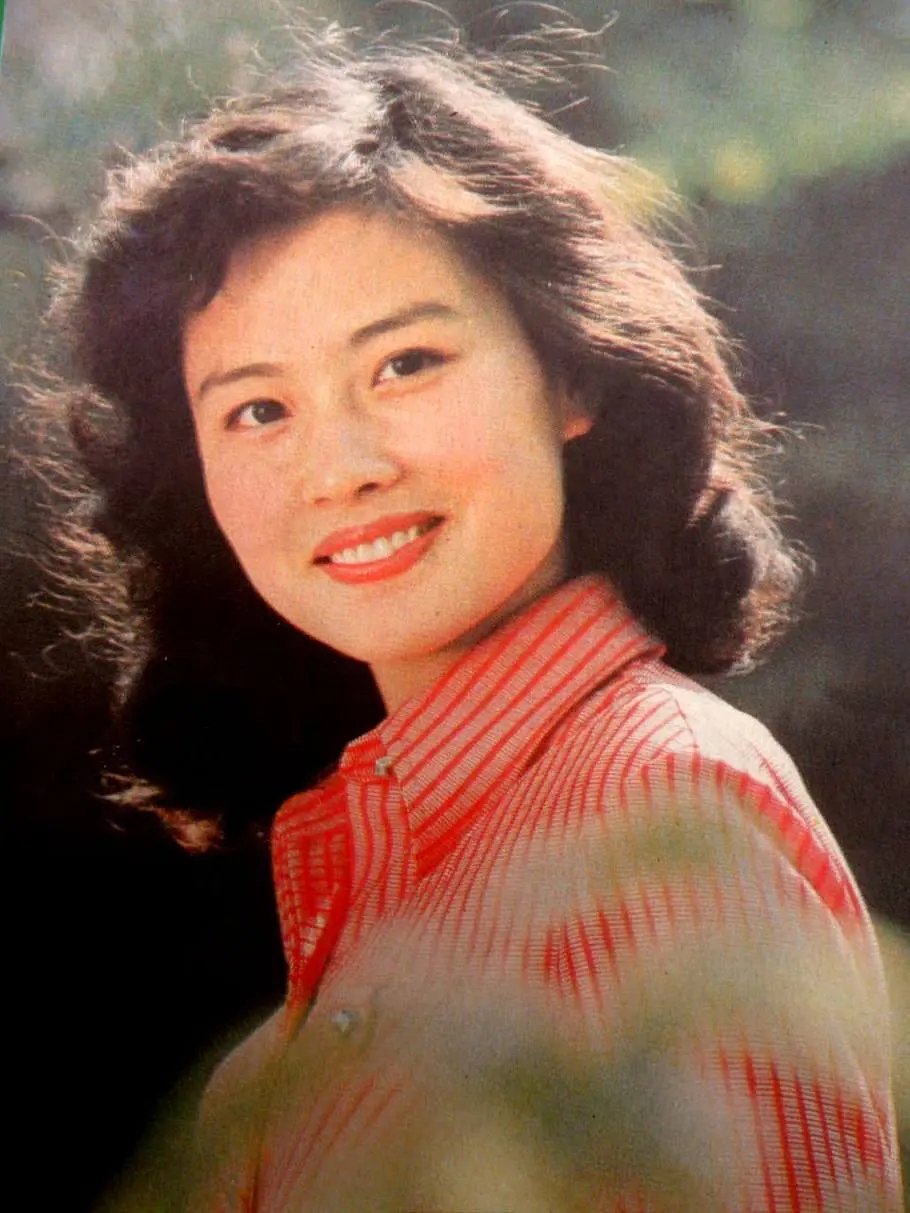 80年代女星赵娜：两段失败婚姻，曾是杜淳后妈，今与儿子相依为命