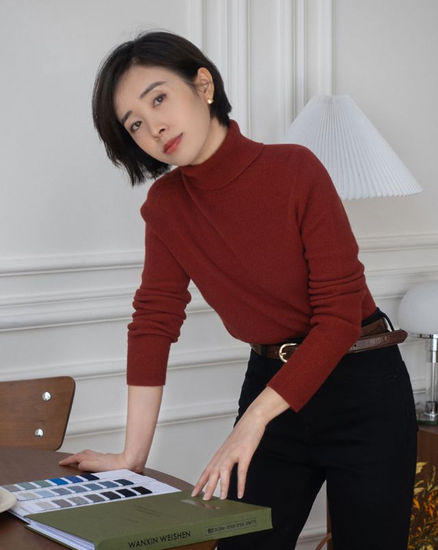 过年衣服别买“大红色”，有品位的女人都会选这3种红，太显白了