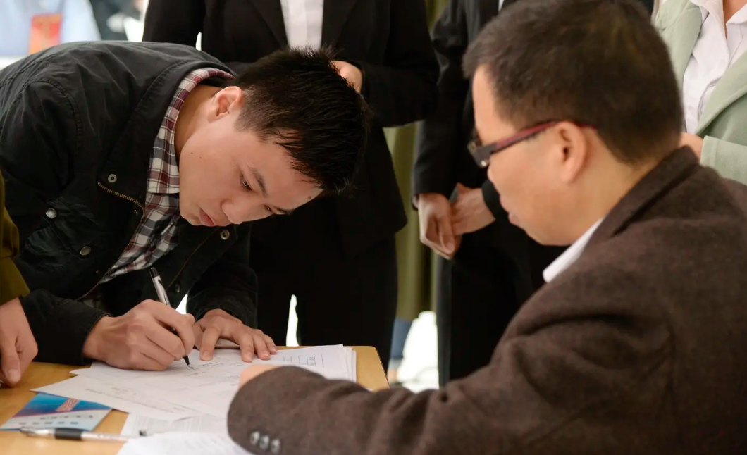 22年中铁五局正式招聘，实习工资7000起，这三类专业优势明显