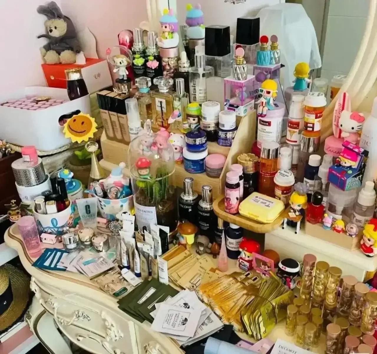 精华液到底是早上用还是晚上用？护肤刚需功课，女性养肤保命指南