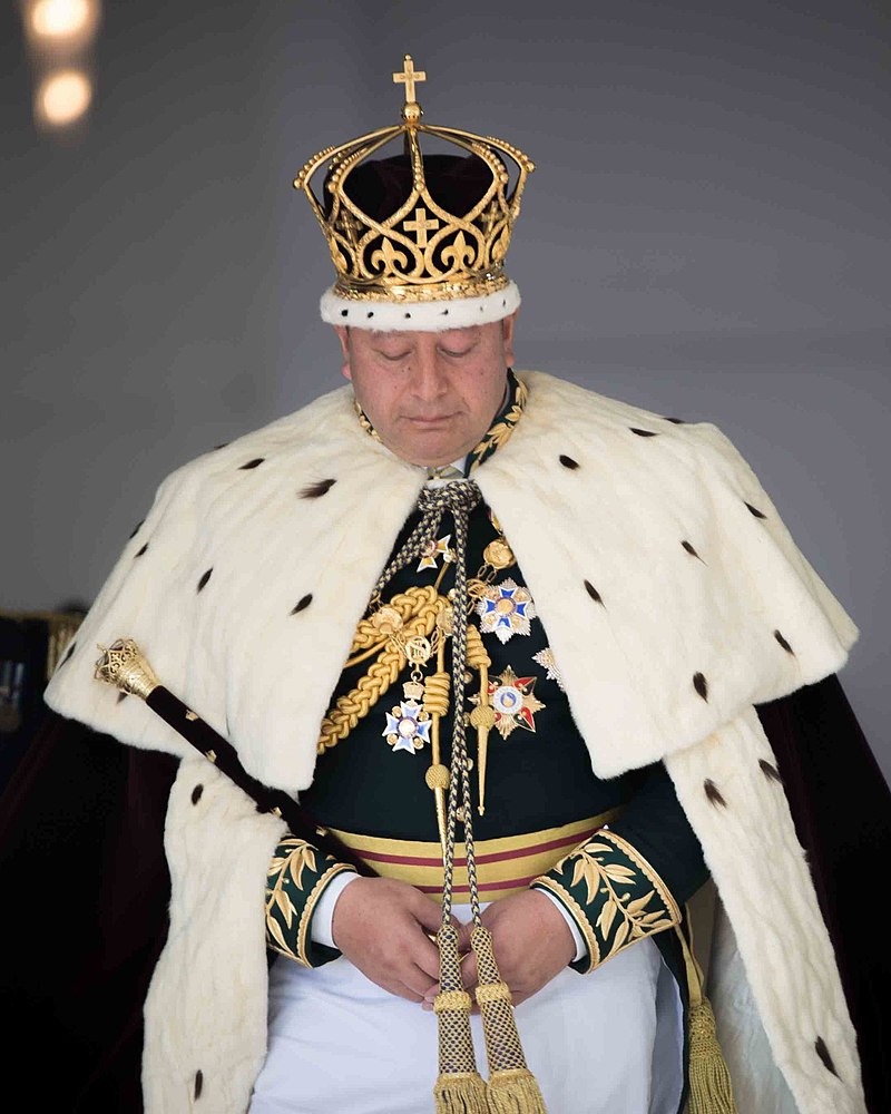 在华汤加人已与家人失联三天：最后通话中母亲称听到巨大爆炸声，此前未收到预警信息