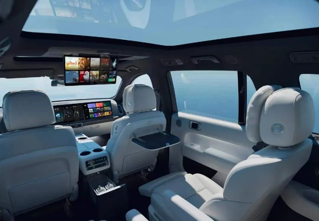 何小鹏反对多屏背后：汽车屏幕内卷兴盛，是真重要还是伪需求？