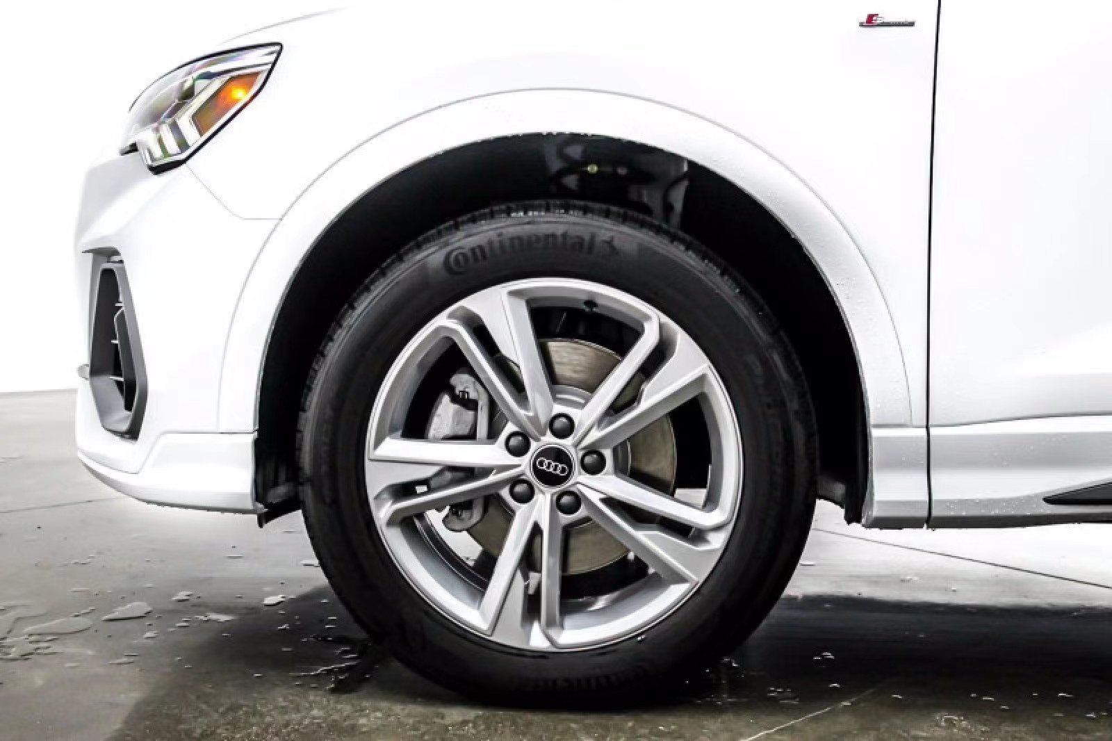 2023版Q3曝光！换装2.0T+8AT，预售28万，竞争X1，新造型更犀利