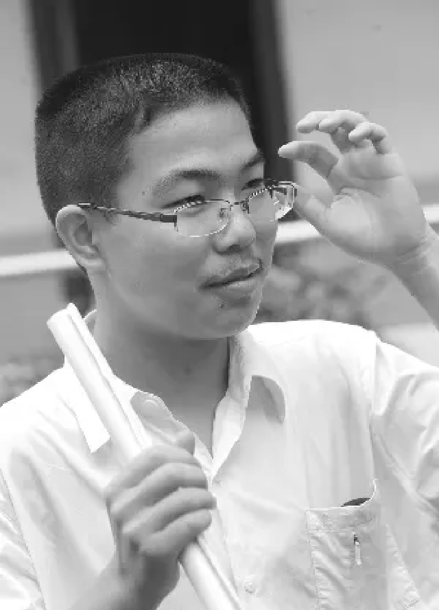 当年用古文写高考满分作文，轰动全国的“王云飞”，后来怎样了？