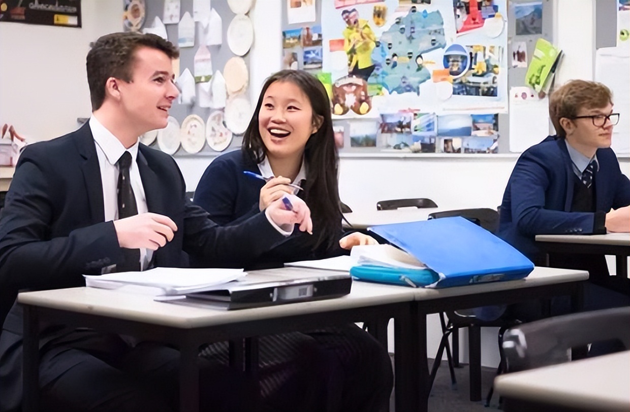 韩国留学生“吐槽”大学食堂，评论区画风清奇：不会饿得啃同学吗