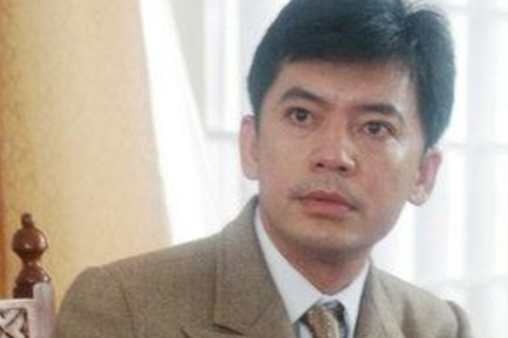 情史干净的6位男星，个个是“妻管严”恩爱多年，牵手就是一辈子