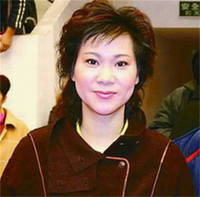 初代乒坛大魔王：许昕的恩师，拿了59个冠军，年近60仍旧美艳动人