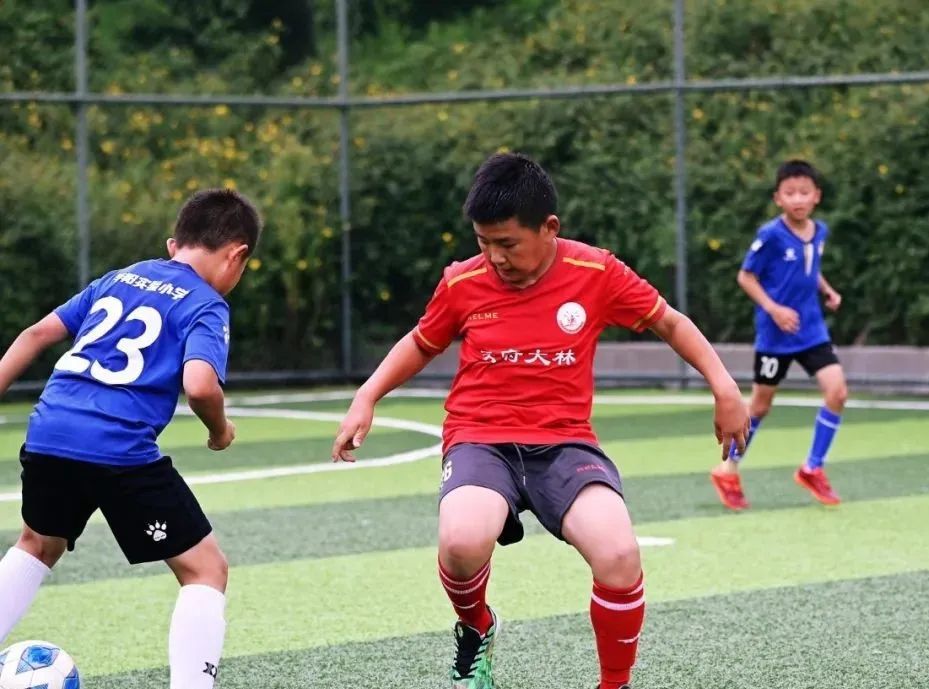 大林小学参加2022年第二届“天府杯”校园足球总决赛取得优异成绩