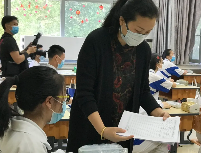 距离中考120天，北京某中学给学生发“申请书”，自愿放弃中考？