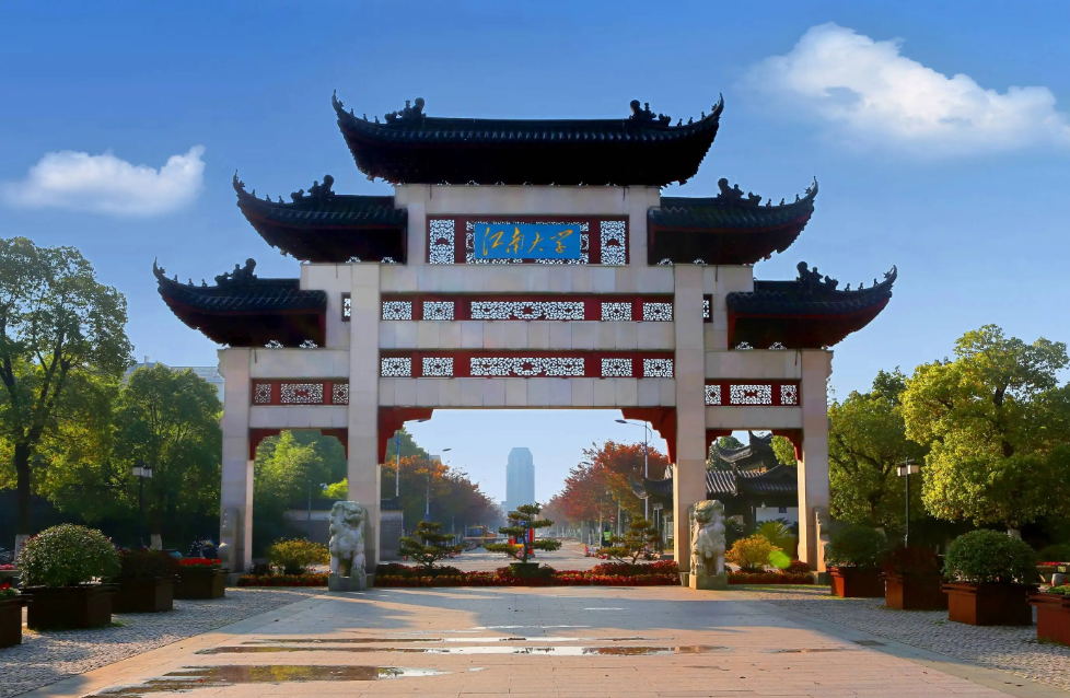 这18所高校报考不亏，人送外号“小清华”，高考生不容错过