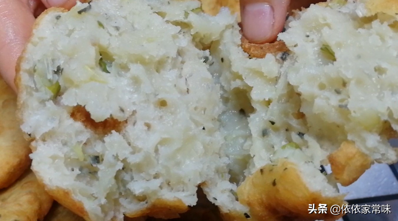 正宗炸油饼（油饼这样做比早餐店的还要好吃）