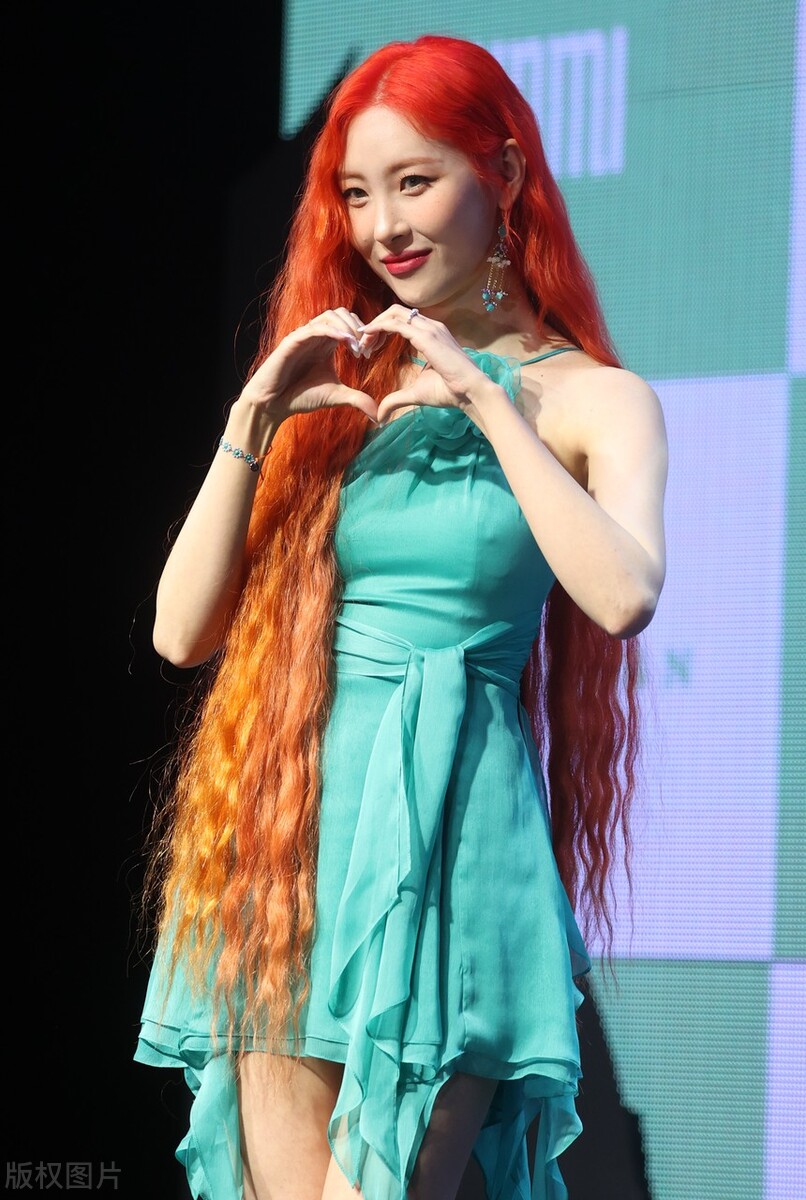 Sunmi在首尔召开新专辑《Yeol-iolayo》记者会现场献艺激情四起