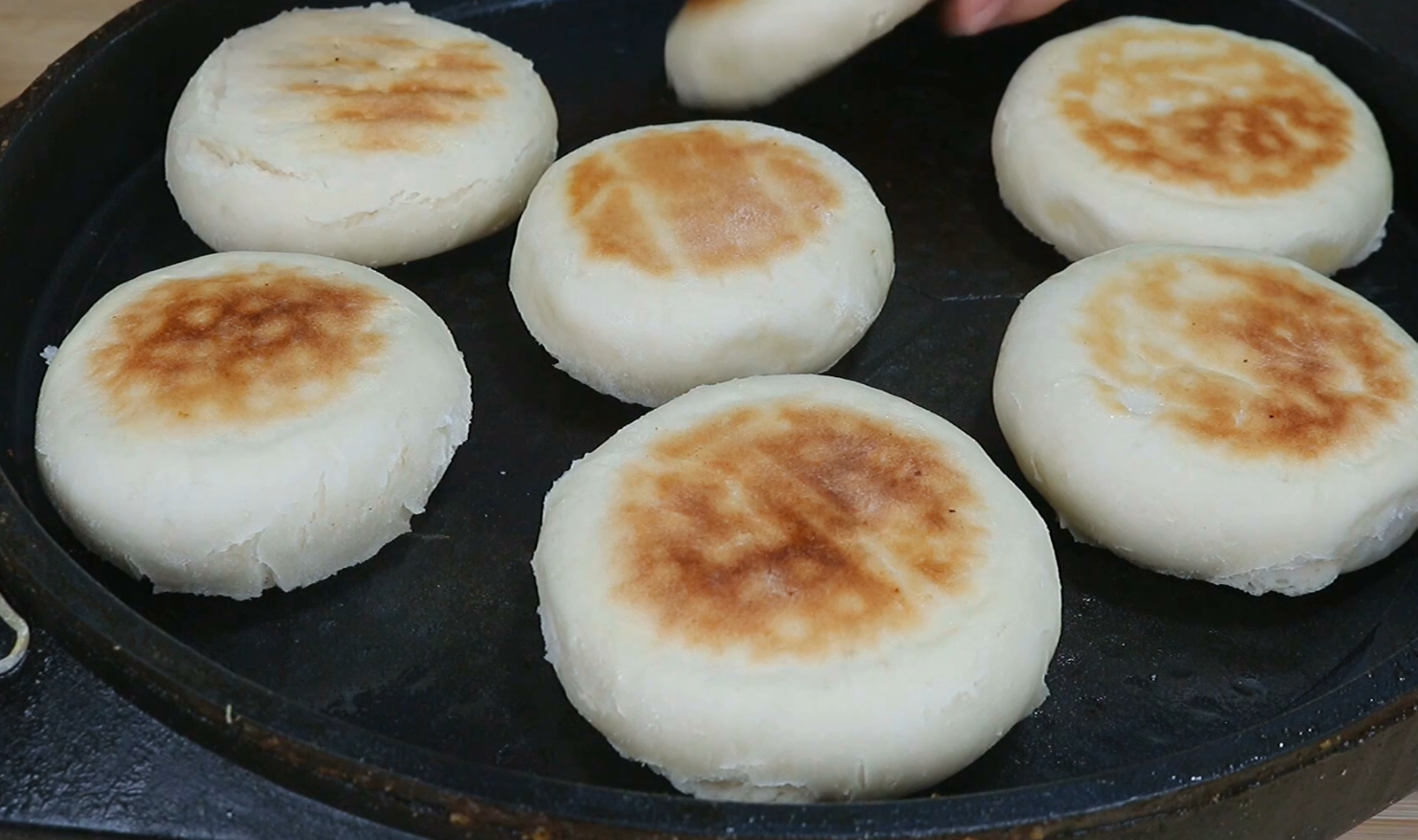 发面只加酵母和白糖就错了，教你绝招，10分钟发满盆