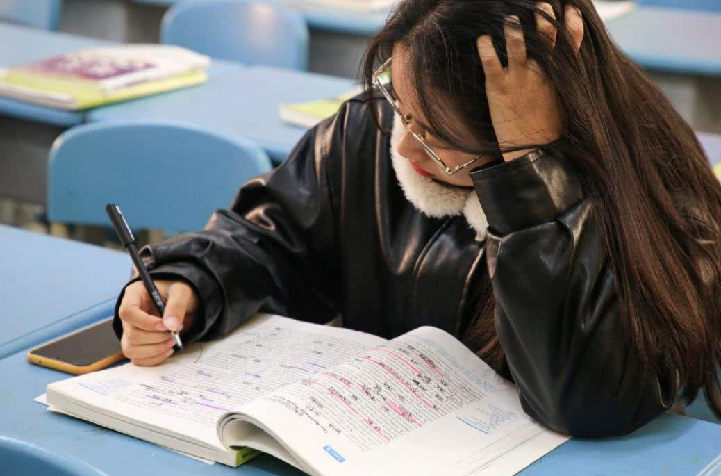 大学英语等级考试（英语四六级考试要求有变）