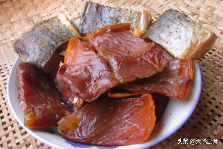 腊草鱼怎么腌制（好吃又营养的腊草鱼做法）