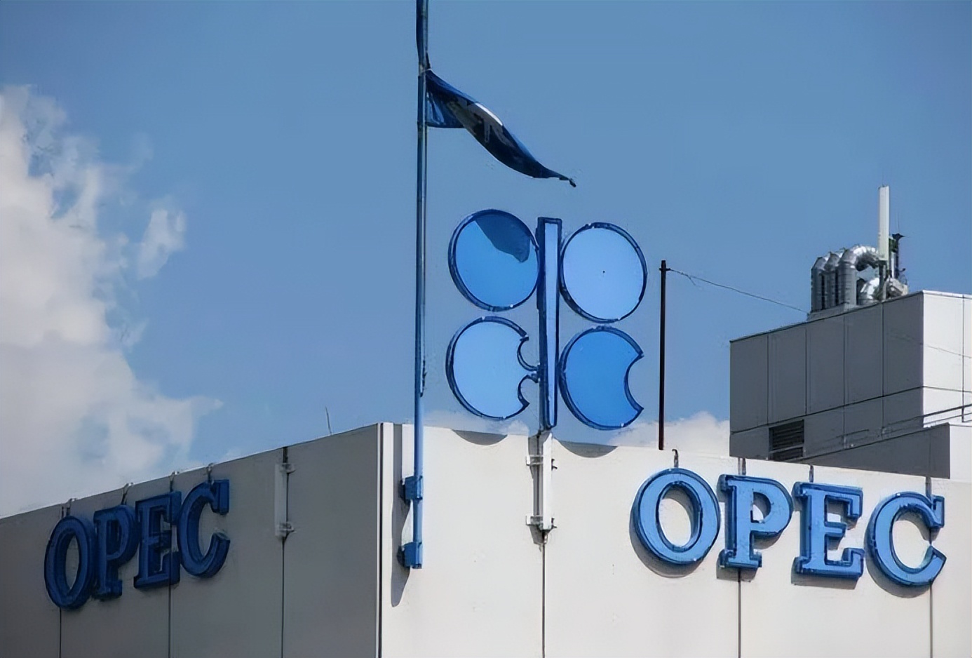 俄罗斯原油遭到各方制裁 石油价格进一步上涨 今日9:30WTI原油上涨