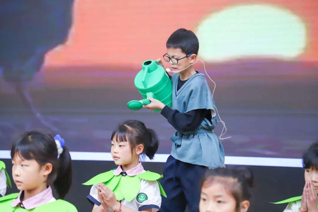 花田花绽，阅读悦心｜双流区黄甲小学举行读书节之阅读表演赛