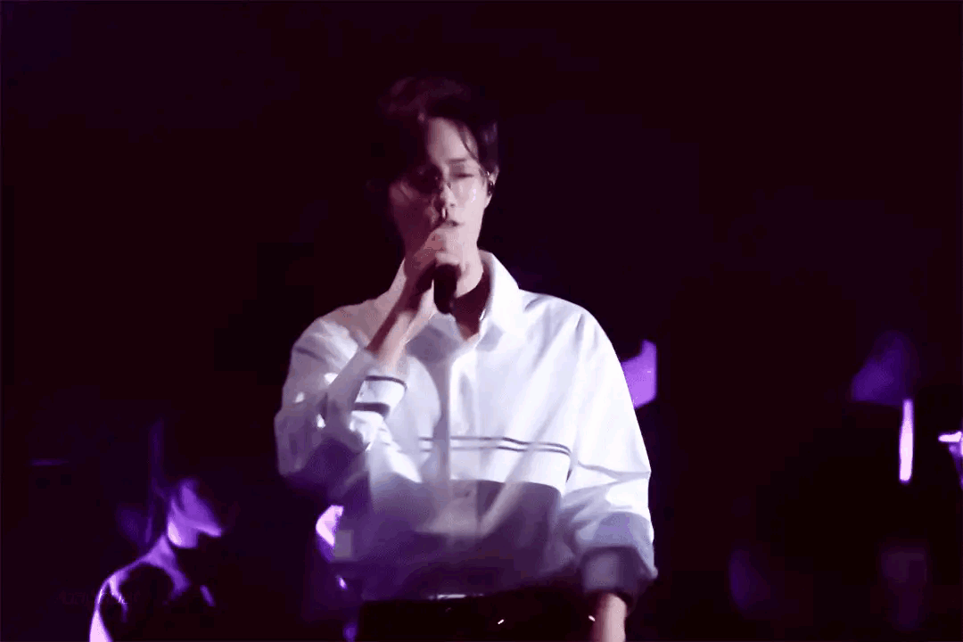 肖战各种深入人心的笑容，尤其是害羞时的笑，看不够啊